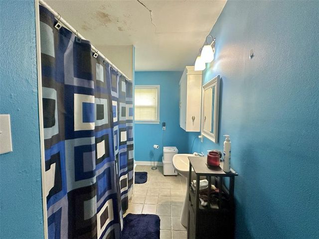 260 E Roddam Street, Sulphur, LA 70663