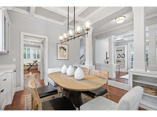 144 LEONARD St, Lake Oswego, OR 97034