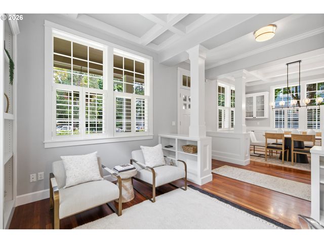 144 LEONARD St, Lake Oswego, OR 97034