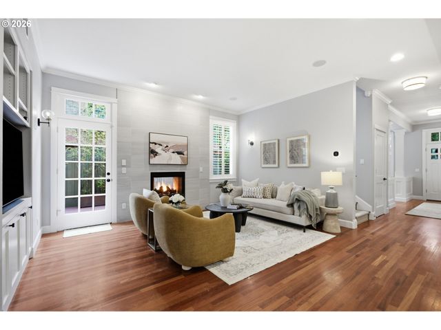144 LEONARD St, Lake Oswego, OR 97034
