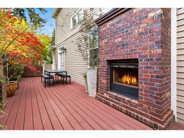 144 LEONARD St, Lake Oswego, OR 97034