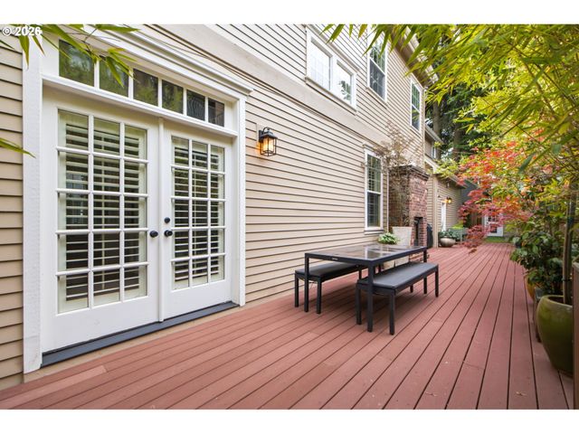 144 LEONARD St, Lake Oswego, OR 97034