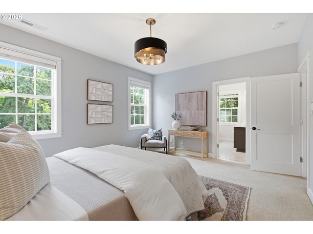 144 LEONARD St, Lake Oswego, OR 97034