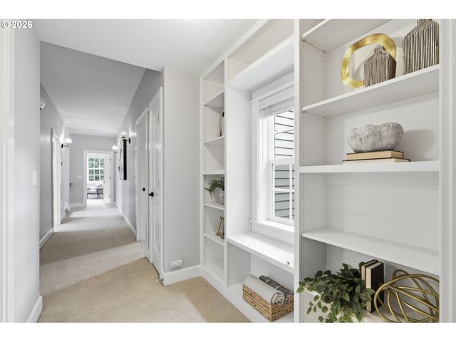 144 LEONARD St, Lake Oswego, OR 97034