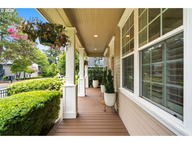 144 LEONARD St, Lake Oswego, OR 97034
