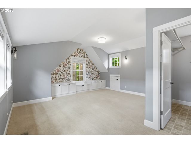 144 LEONARD St, Lake Oswego, OR 97034