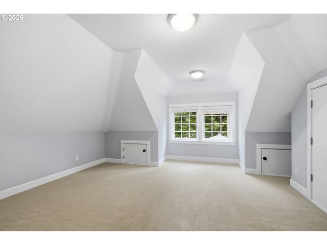 144 LEONARD St, Lake Oswego, OR 97034