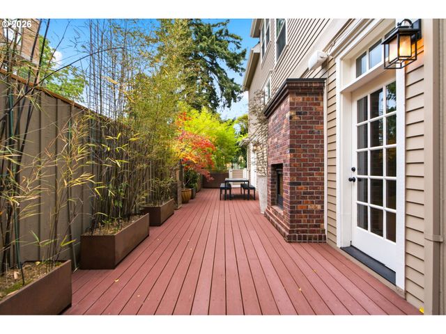 144 LEONARD St, Lake Oswego, OR 97034