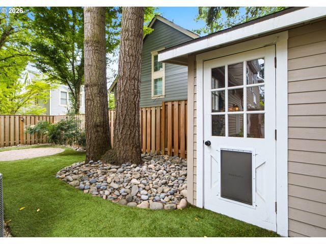 144 LEONARD St, Lake Oswego, OR 97034