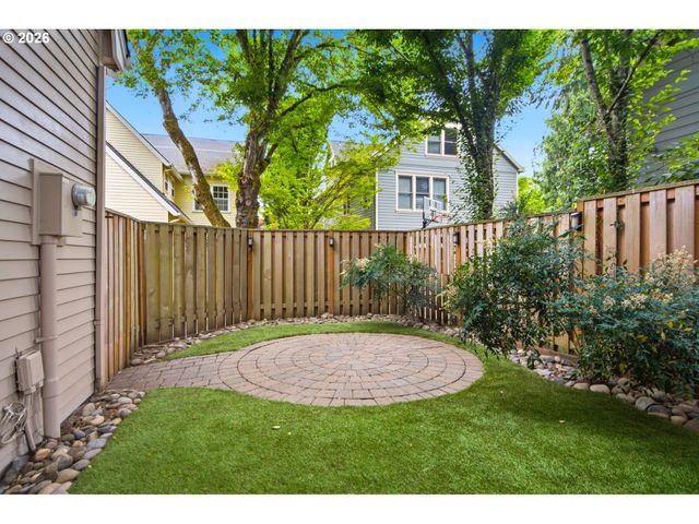 144 LEONARD St, Lake Oswego, OR 97034
