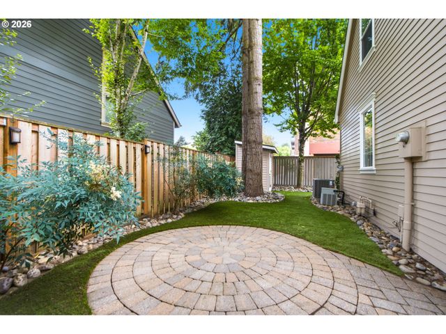 144 LEONARD St, Lake Oswego, OR 97034