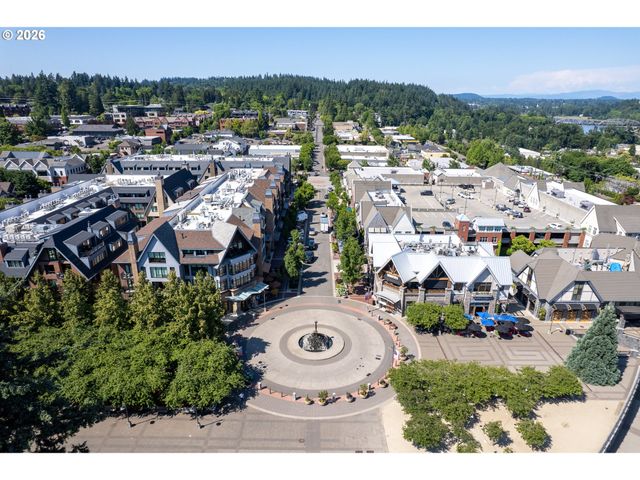 144 LEONARD St, Lake Oswego, OR 97034