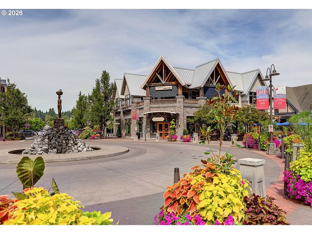 144 LEONARD St, Lake Oswego, OR 97034