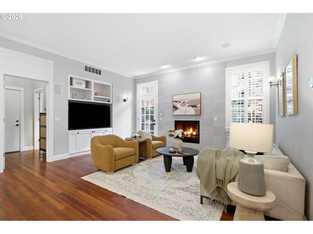 144 LEONARD St, Lake Oswego, OR 97034