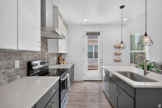 10621 S LAMOND DR, South Jordan, UT 84009