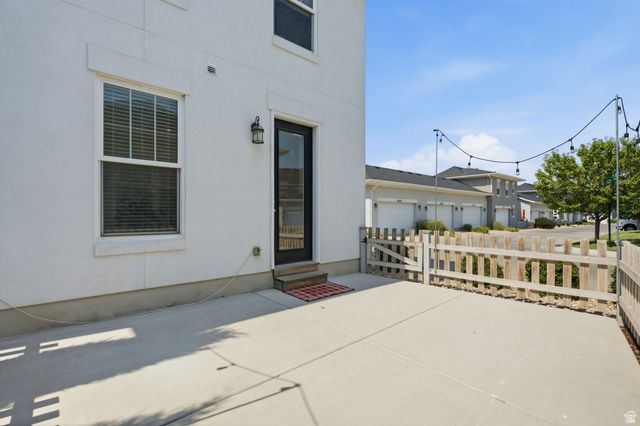 10621 S LAMOND DR, South Jordan, UT 84009