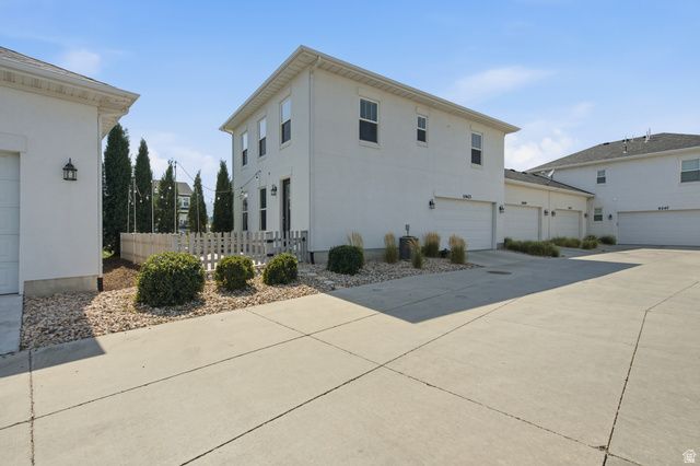 10621 S LAMOND DR, South Jordan, UT 84009