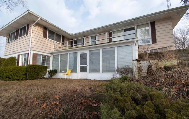 1895 W 570 N, Howe, IN 46746