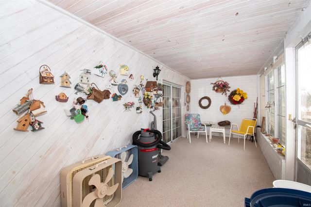 1895 W 570 N, Howe, IN 46746