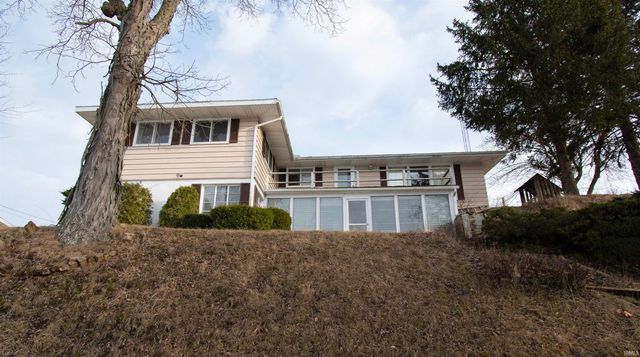 1895 W 570 N, Howe, IN 46746