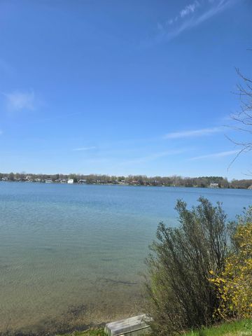 1895 W 570 N, Howe, IN 46746