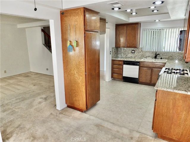8485 Kington Way 11, Cypress, CA 90630