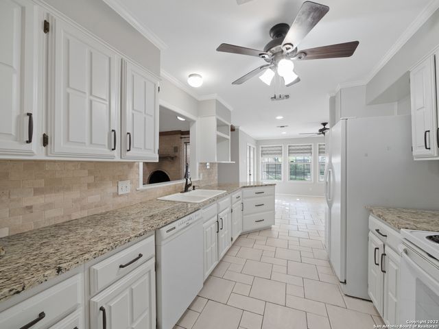 2418 ROCKAWAY LN, San Antonio, TX 78232