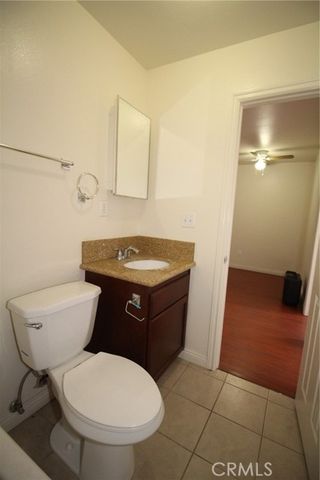 7914 Seville Avenue B, Huntington Park, CA 90255