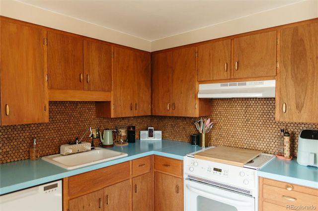 1090 N Lafayette Street 504, Denver, CO 80218