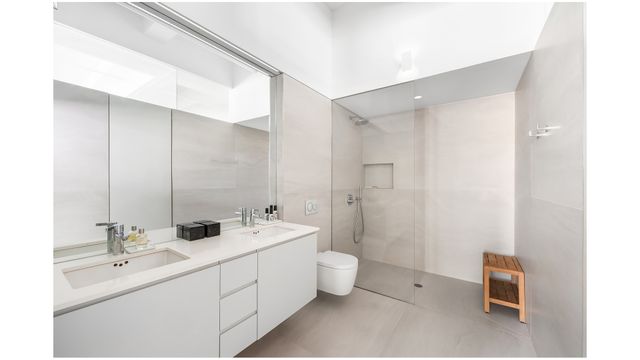448 W 37TH Street A9, New York City, NY 10018