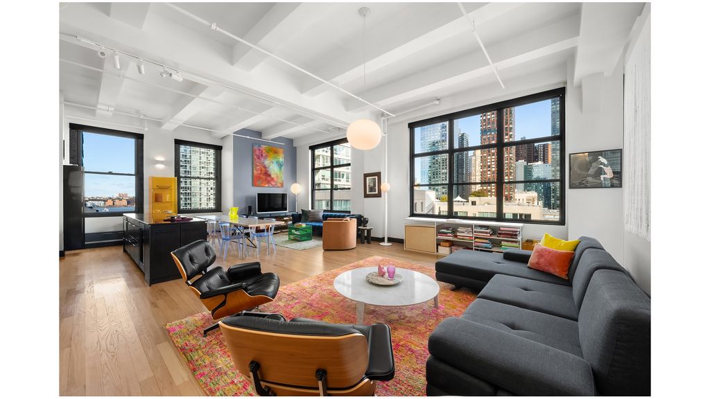 448 W 37TH Street A9, New York City, NY 10018