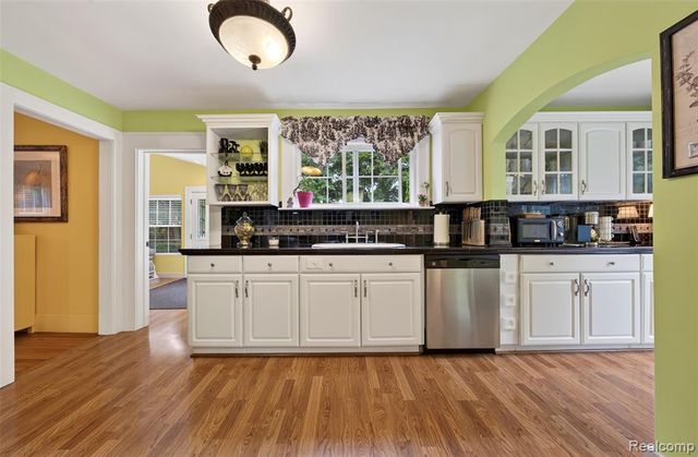 3841 Covert Road, Waterford, MI 48328