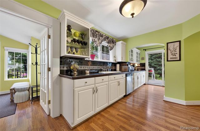 3841 Covert Road, Waterford, MI 48328