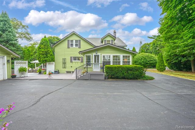 3841 Covert Road, Waterford, MI 48328