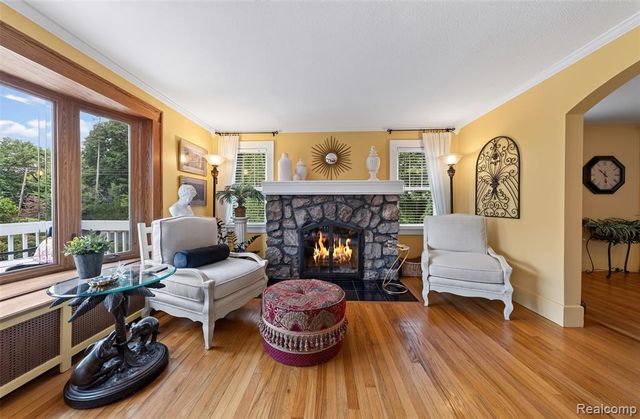 3841 Covert Road, Waterford, MI 48328