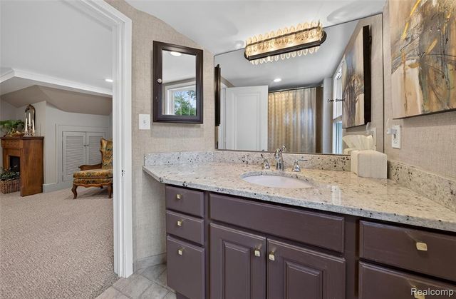 3841 Covert Road, Waterford, MI 48328