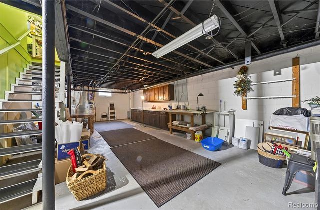 3841 Covert Road, Waterford, MI 48328