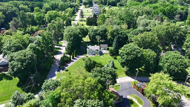 3841 Covert Road, Waterford, MI 48328