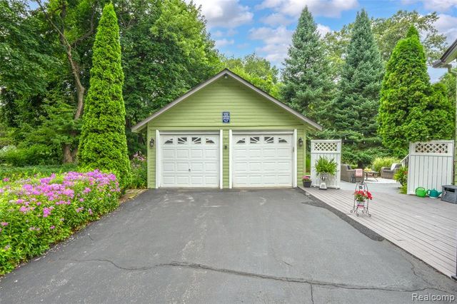 3841 Covert Road, Waterford, MI 48328