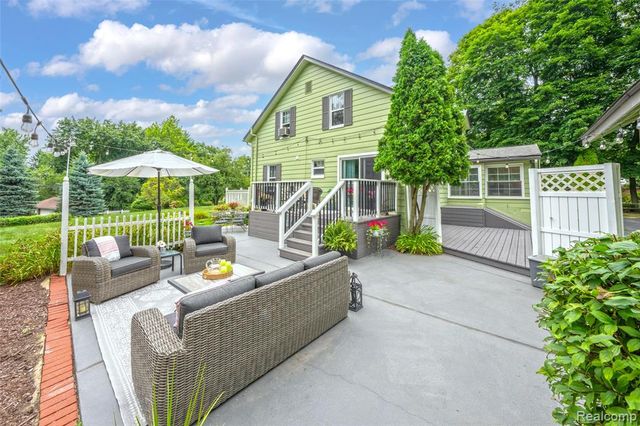 3841 Covert Road, Waterford, MI 48328