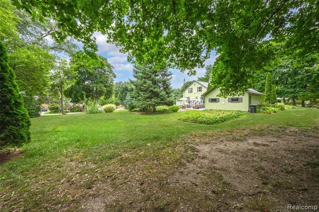 3841 Covert Road, Waterford, MI 48328