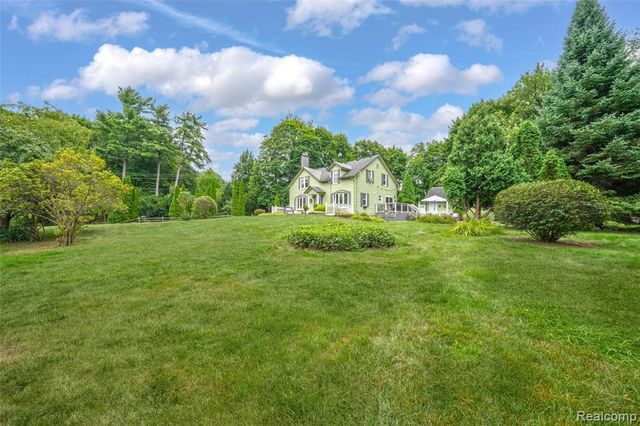 3841 Covert Road, Waterford, MI 48328