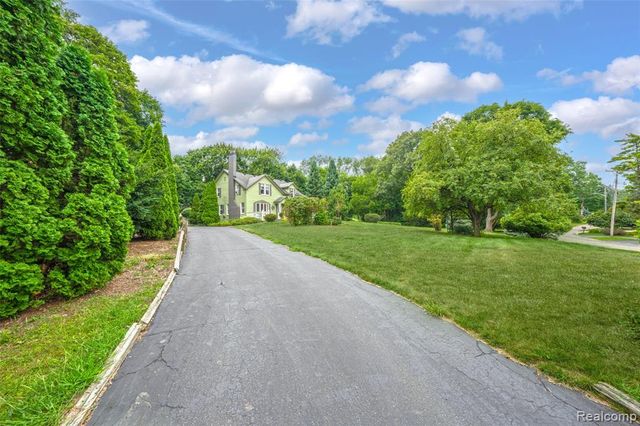 3841 Covert Road, Waterford, MI 48328