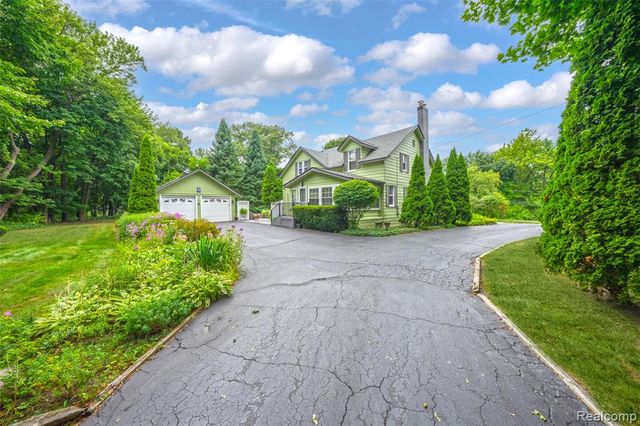 3841 Covert Road, Waterford, MI 48328