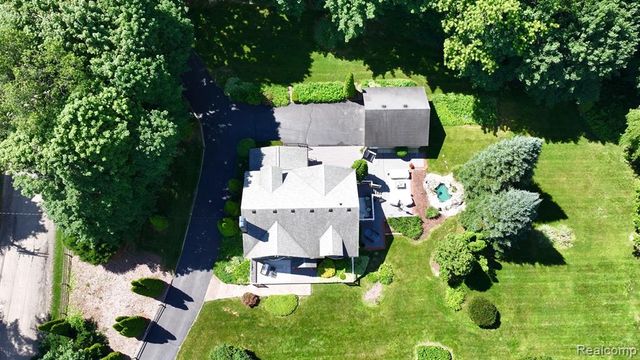 3841 Covert Road, Waterford, MI 48328