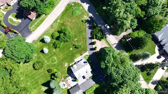 3841 Covert Road, Waterford, MI 48328