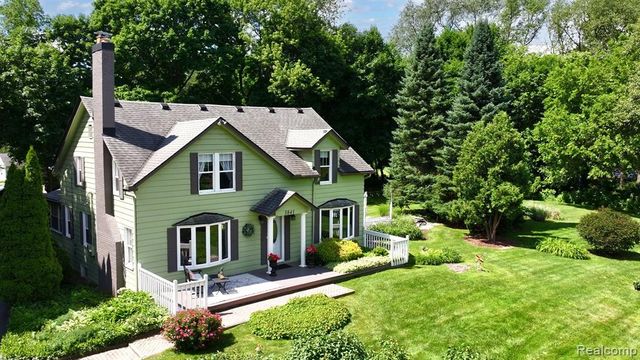 3841 Covert Road, Waterford, MI 48328