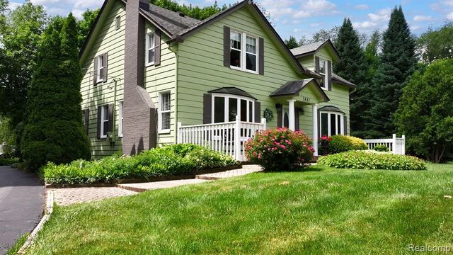3841 Covert Road, Waterford, MI 48328