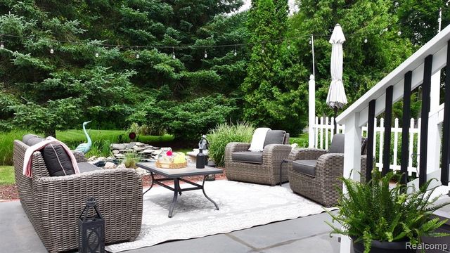 3841 Covert Road, Waterford, MI 48328