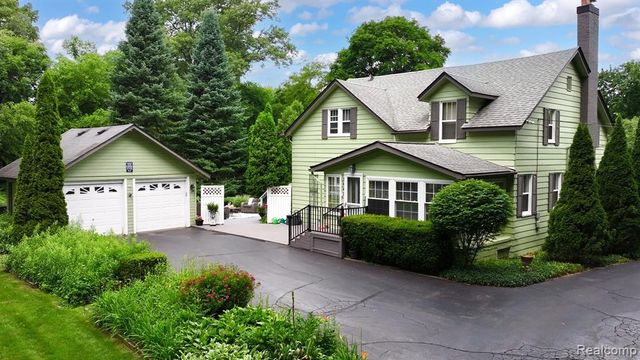 3841 Covert Road, Waterford, MI 48328